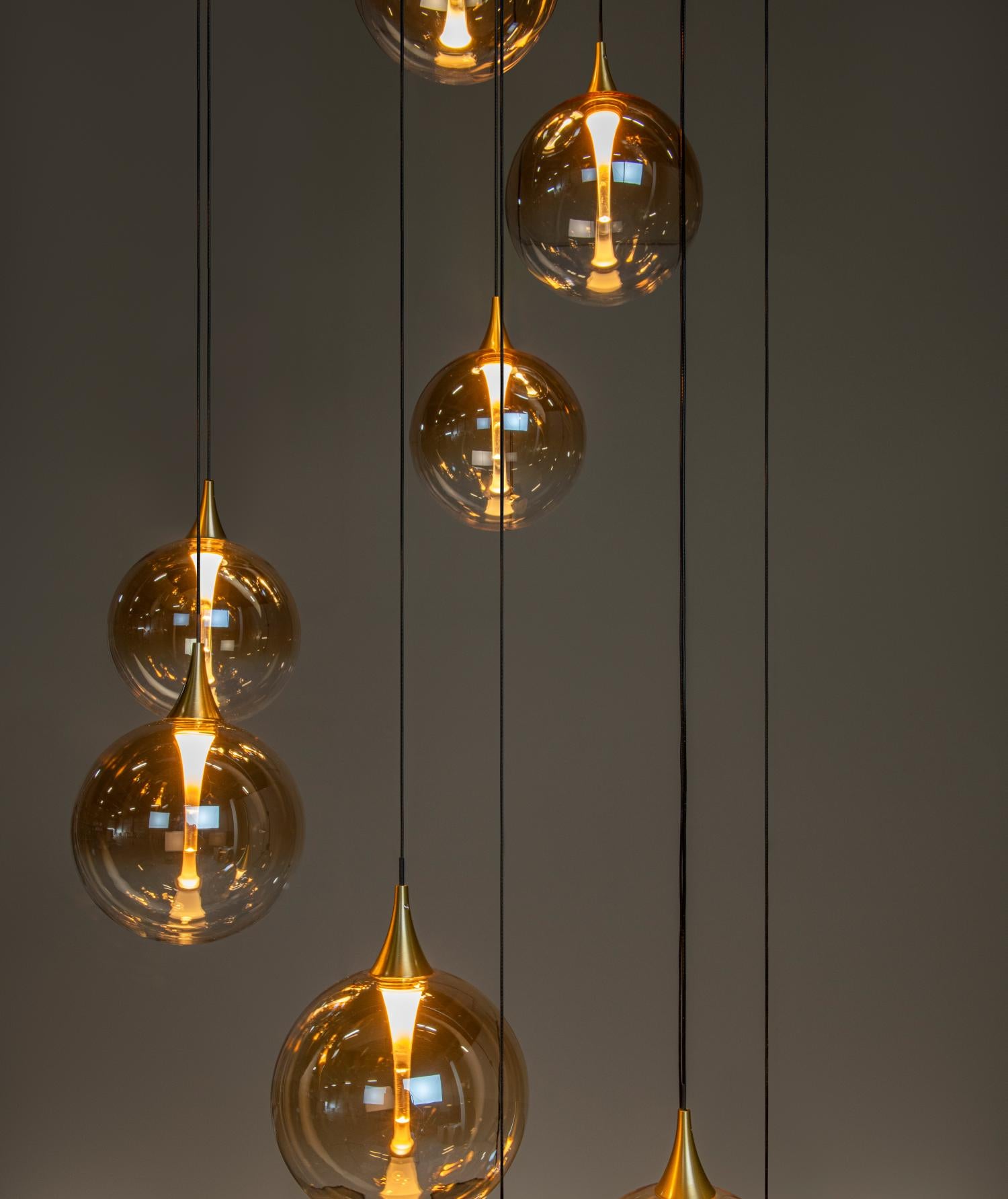 GISELA - Pendant light - Ø 61 cm - LED Dimmable - 12x3,5W 2700K - Suitable for voids and high ceilings - Amber