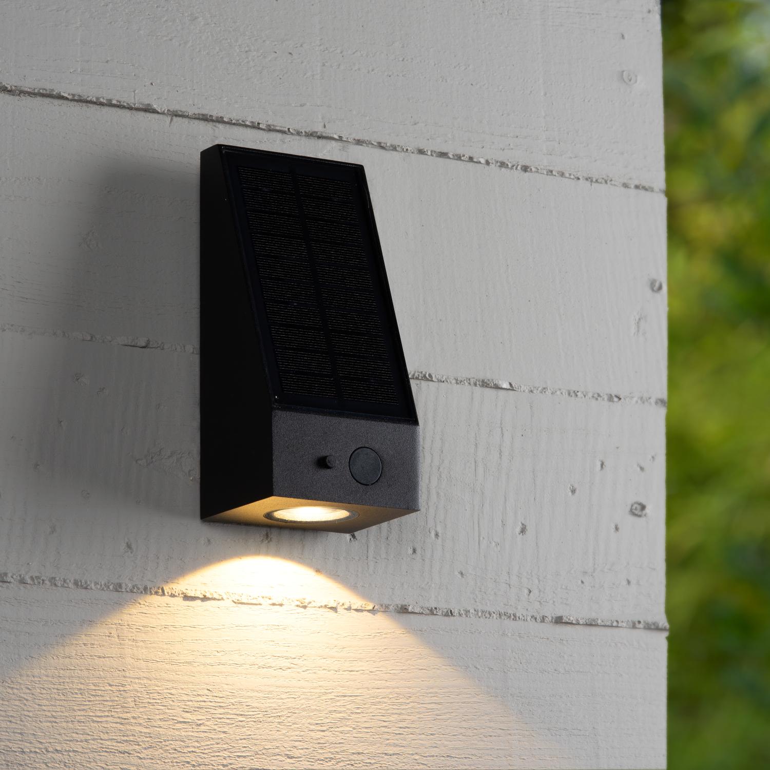 IRWIN - Wandlamp - Zonne-energie - LED Dimb. - 1x2W 3000K - IP54 - Beweging & dag/nacht sensor - Zwart