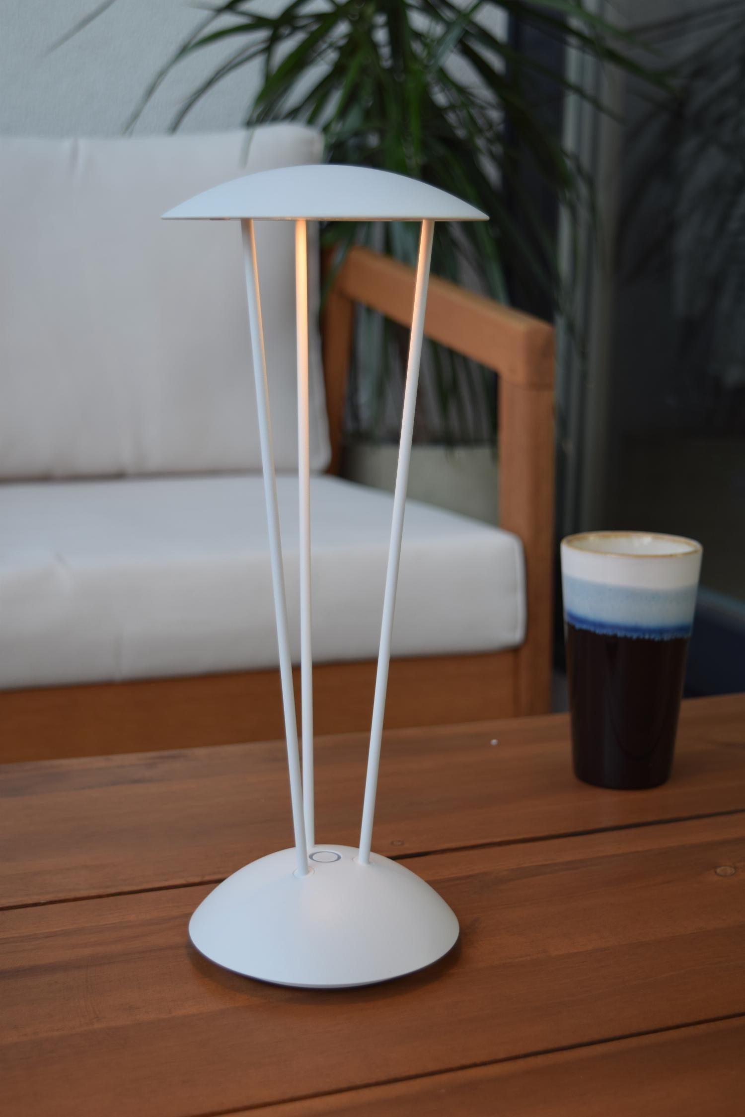 RENEE - Oplaadbare Tafellamp Binnen/Buiten - Accu/Batterij - Ø 12,3 cm - LED Dim to warm - 1x2,2W 2700K/3000K - IP54 - Met draadloos oplaadstation - Wit