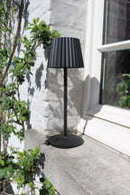 JUSTINE - Oplaadbare Tafellamp Binnen/Buiten - Accu/Batterij - LED Dimb. - 1x2W 2700K - IP54 - Met draadloos oplaadstation - Zwart