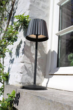 JUSTINE - Oplaadbare Tafellamp Binnen/Buiten - Accu/Batterij - LED Dimb. - 1x2W 2700K - IP54 - Met draadloos oplaadstation - Zwart