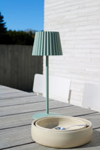 JUSTINE - Oplaadbare Tafellamp Binnen/Buiten - Accu/Batterij - LED Dimb. - 1x2W 2700K - IP54 - Met draadloos oplaadstation - Groen