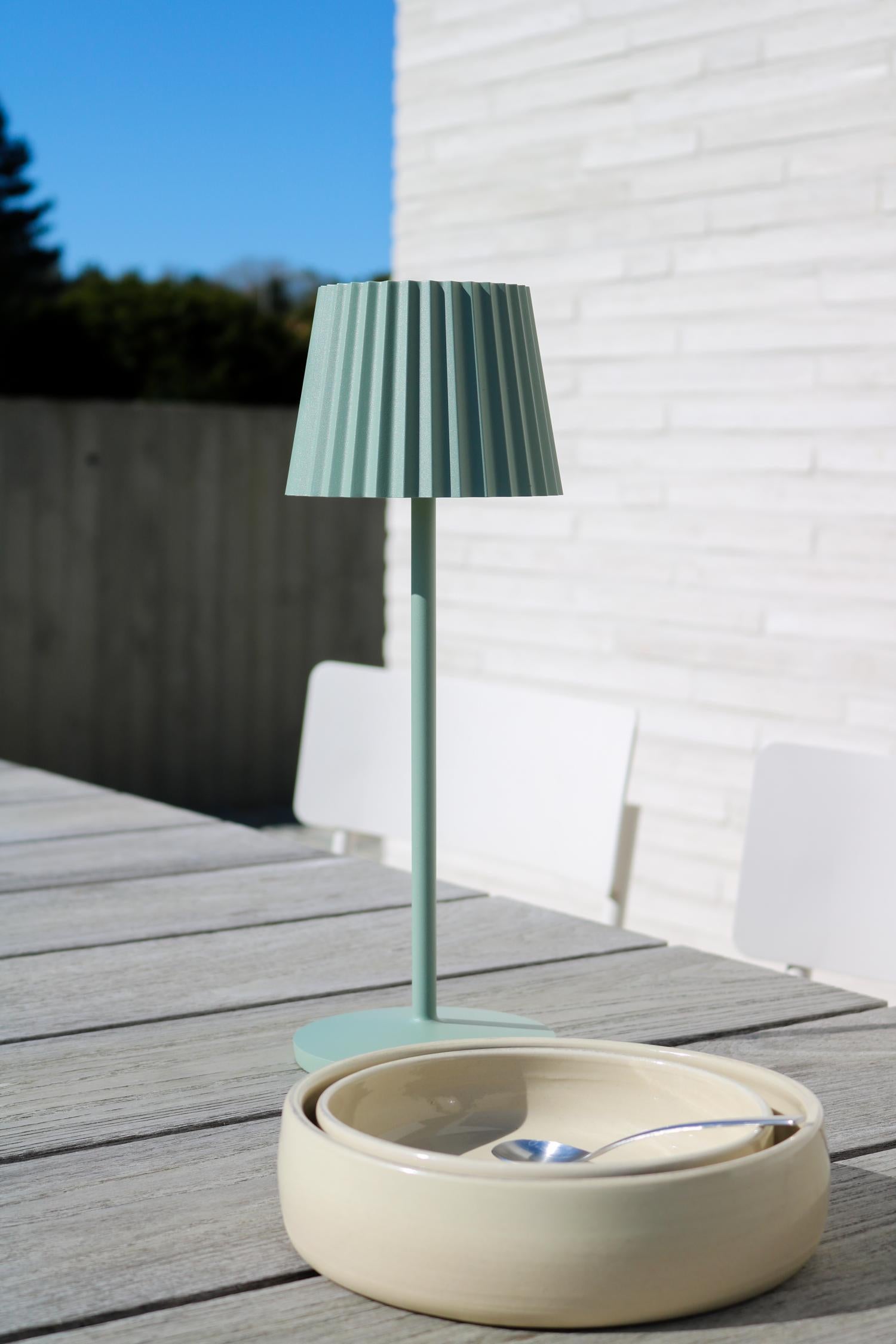 JUSTINE - Oplaadbare Tafellamp Binnen/Buiten - Accu/Batterij - LED Dimb. - 1x2W 2700K - IP54 - Met draadloos oplaadstation - Groen