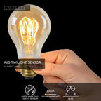 A60 TWILIGHT SENSOR - Filament lamp - Ø 6 cm - LED - E27 - 1x4W 2200K - Dag/nacht sensor - Amber