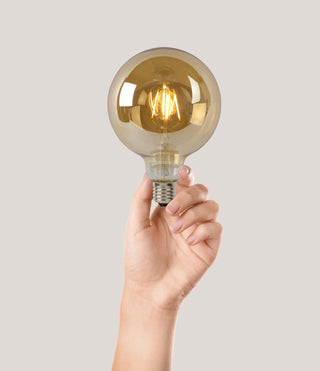 G125 - Ampoule à filament - Ø 12,5 cm - LED Var. - E27 - 1x8W 2700K - Ambre
