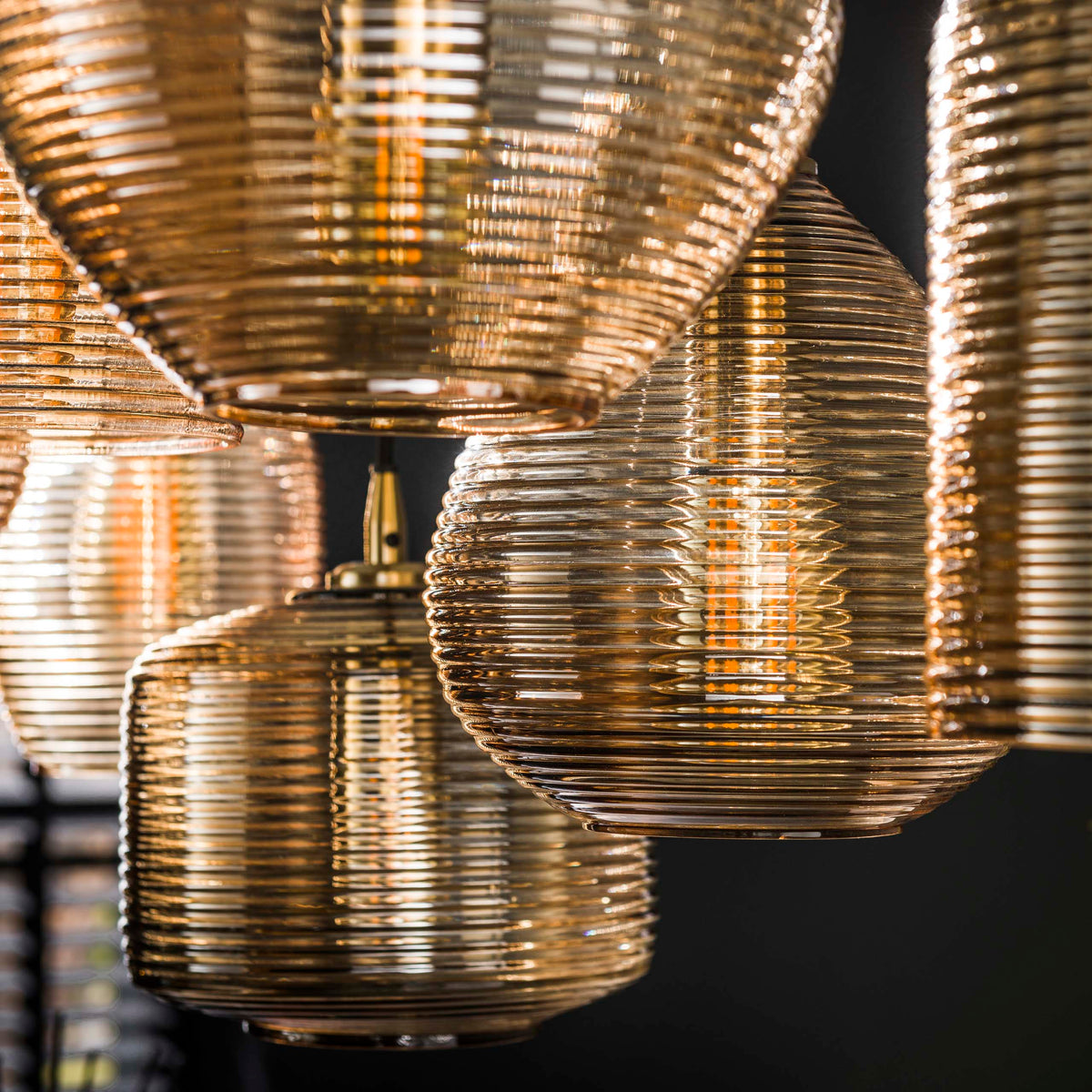 Pendant lamp Stripe Horizontal amber glass - 4+3-light, 93 cm wide
