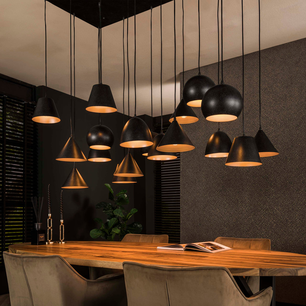Suspension Metal XXL noir artic - 6+6+6 lumières, largeur 145 cm