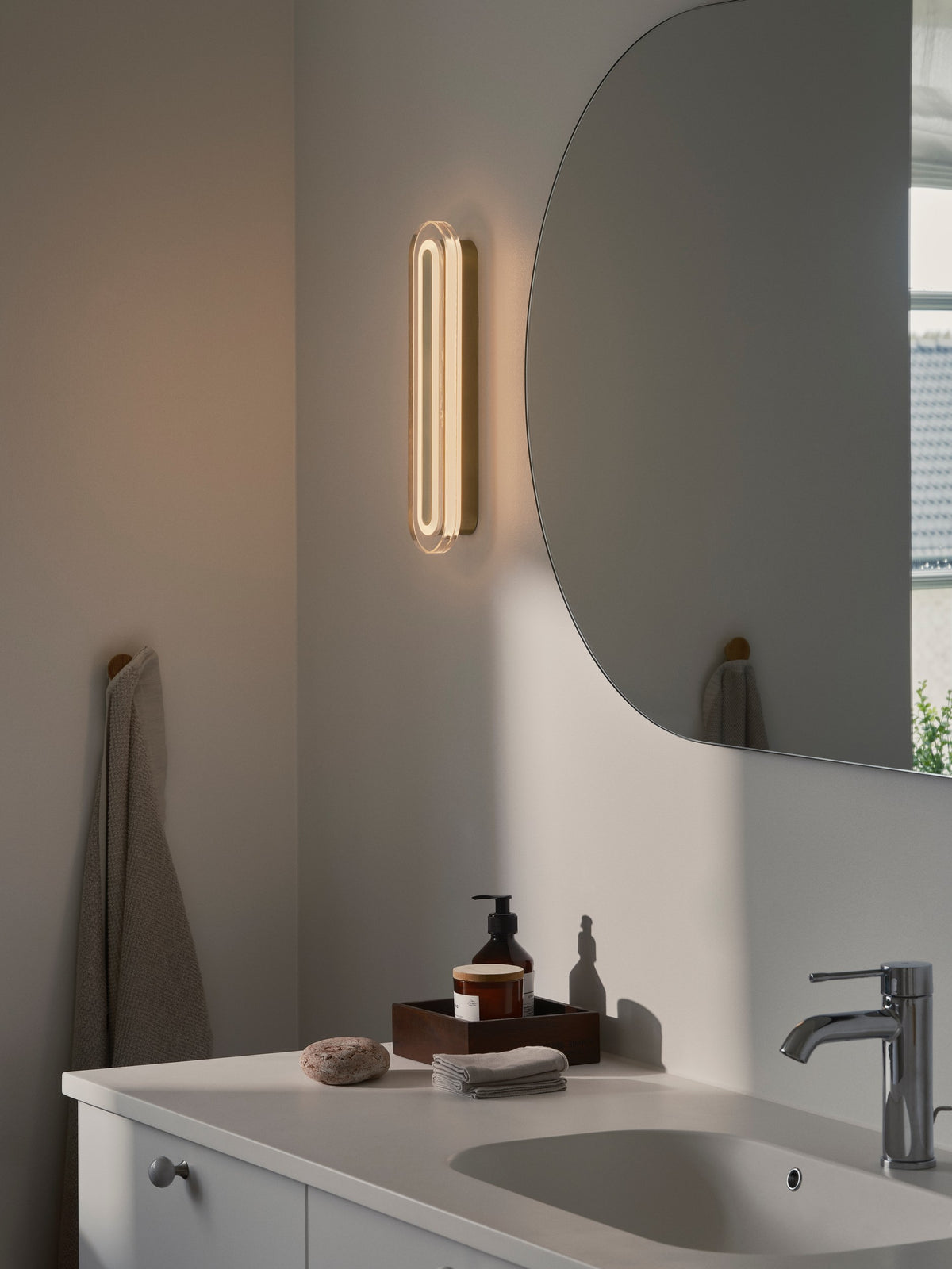 Nordlux Cavara wall light brass