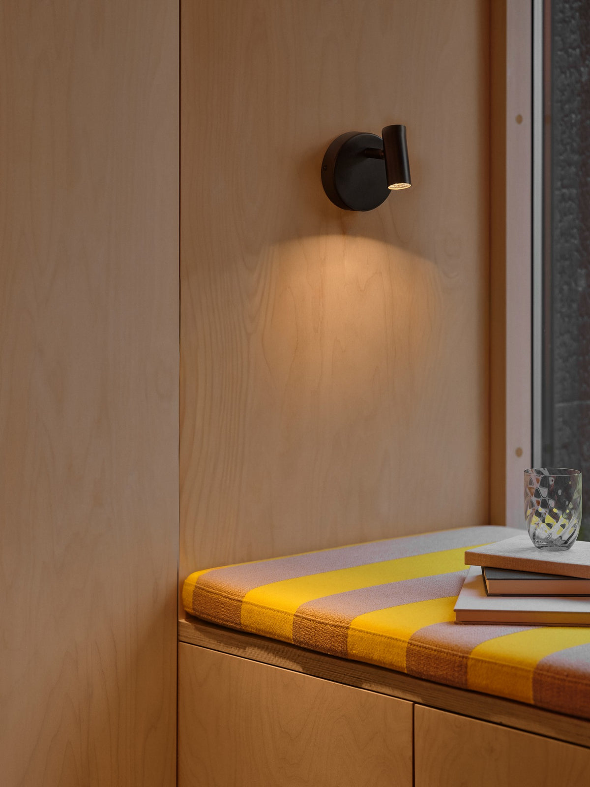 Nordlux Omari Round wall light black