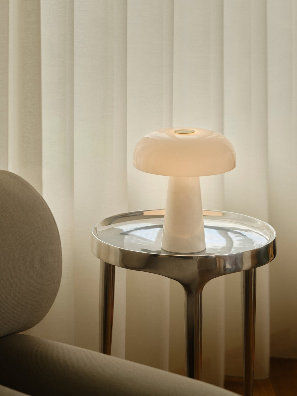 Design for The People Glossy Mini table lamp white